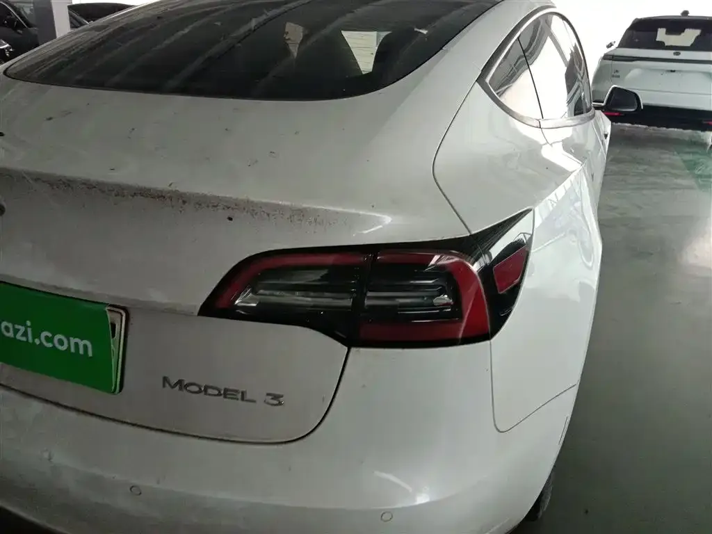 Tesla Model 3 — фото 4