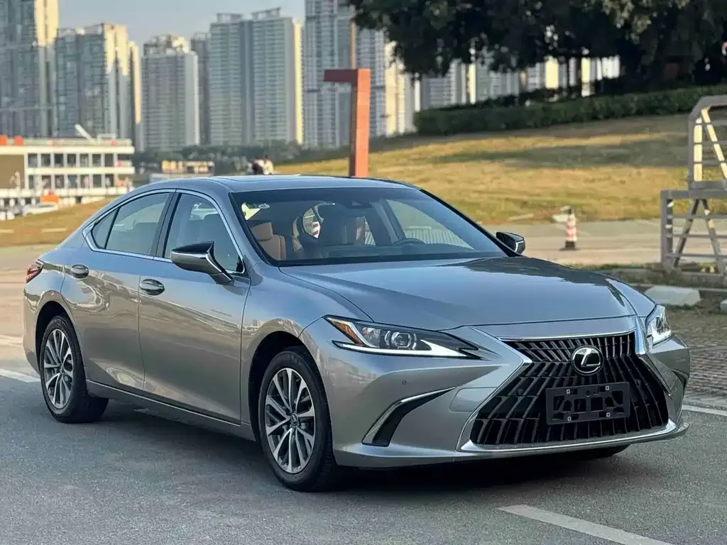 Lexus ES — фото 8