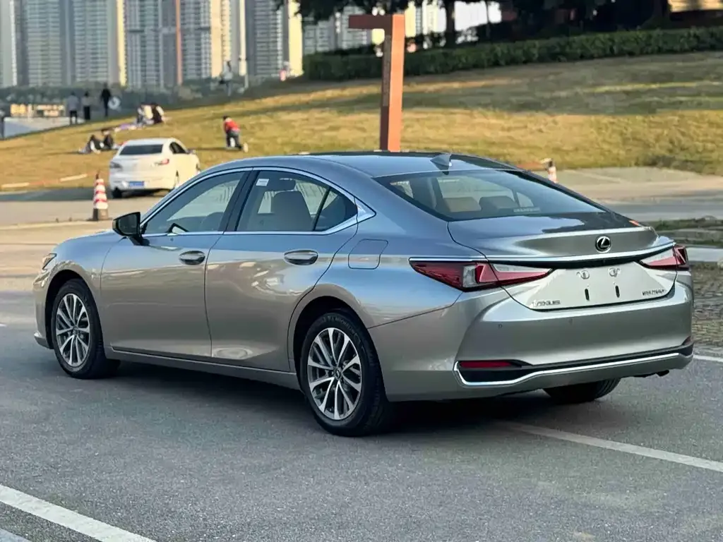 Lexus ES — фото 2