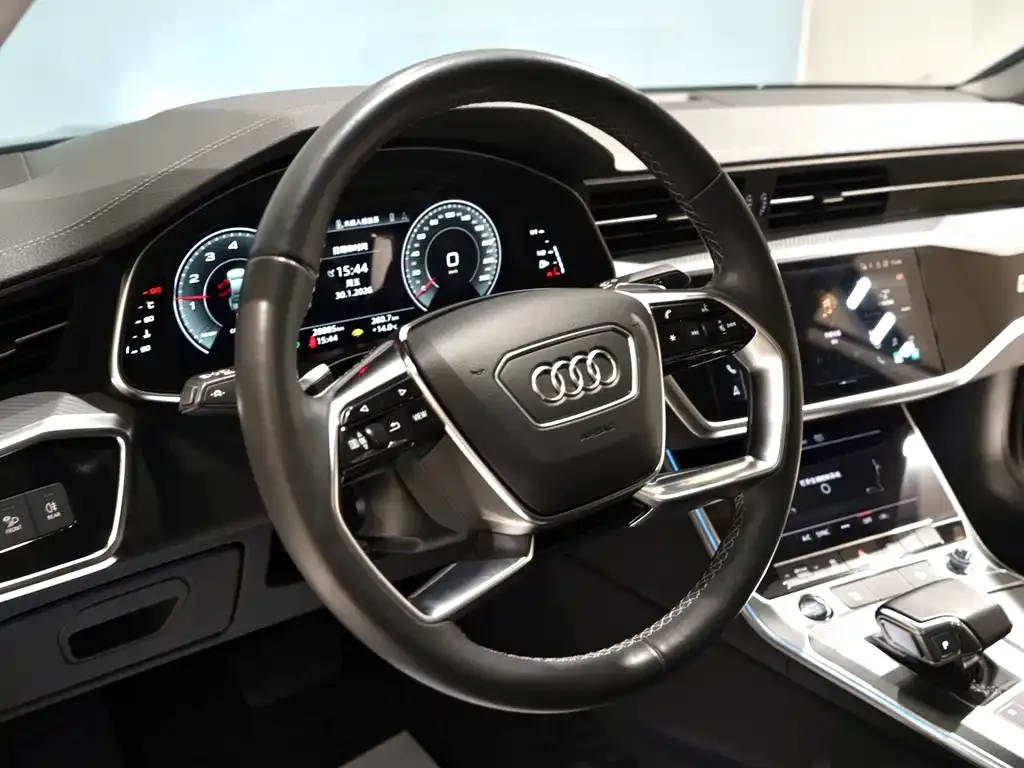 Audi A7L — фото 6