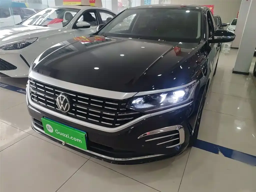 Volkswagen Passat — фото 1