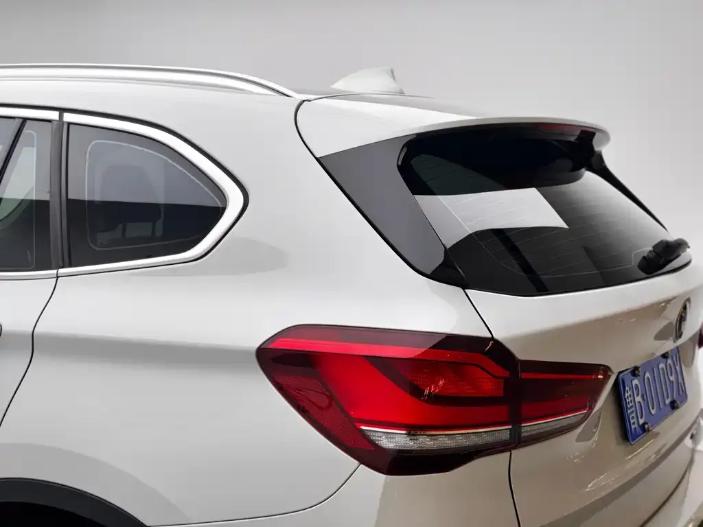 BMW X1 — фото 3