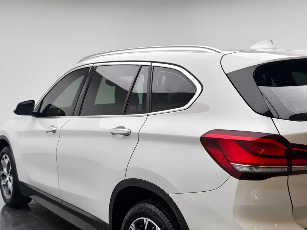 BMW X1 — фото 9