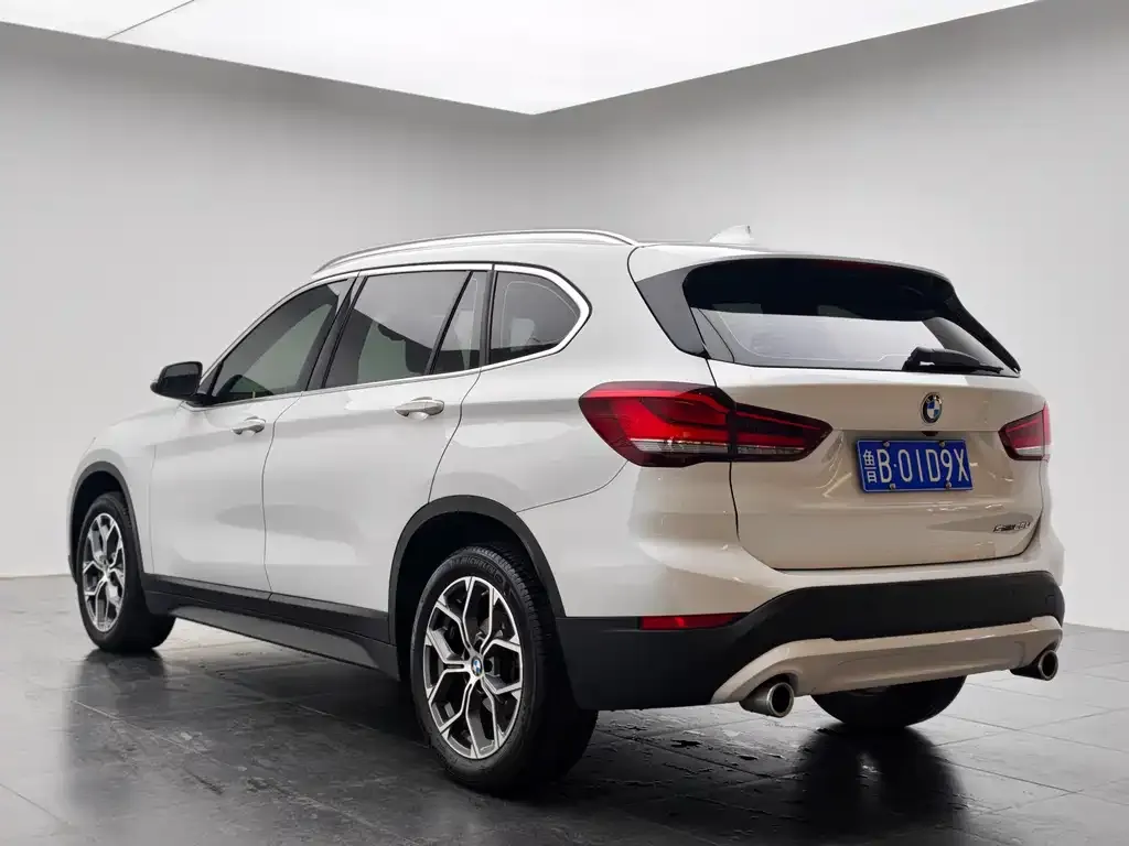 BMW X1 — фото 5