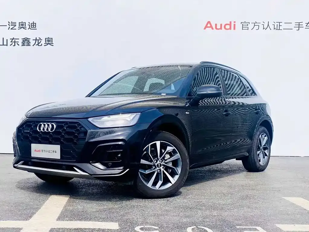 Audi Q5L — фото 1