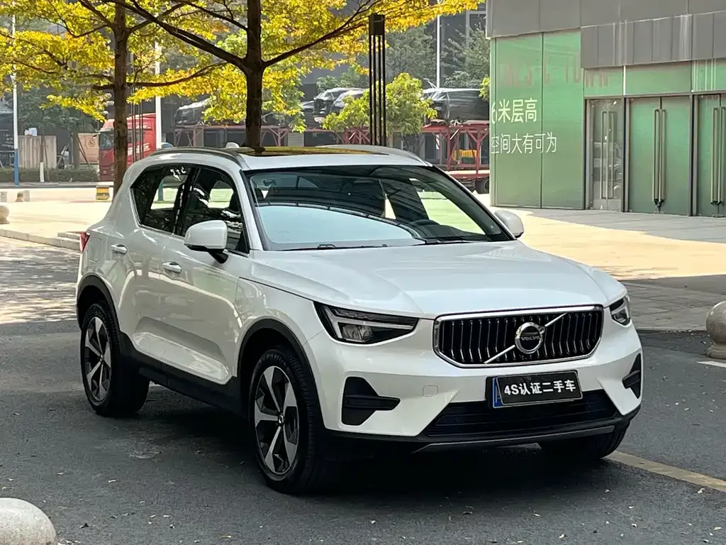 Volvo XC40 — фото 2