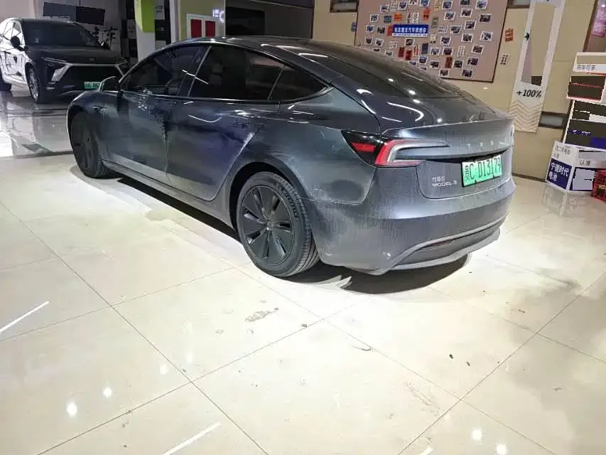 Tesla Model 3 — фото 4
