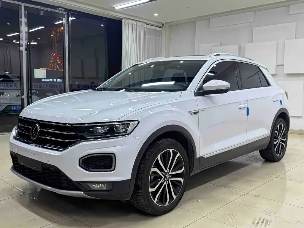 Volkswagen T-Roc — фото 1
