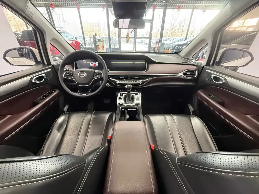 GAC Motor Trumpchi M6 — фото 9
