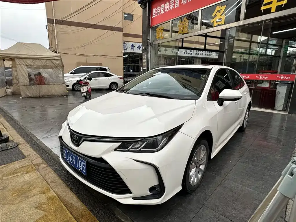 Toyota Corolla — фото 1