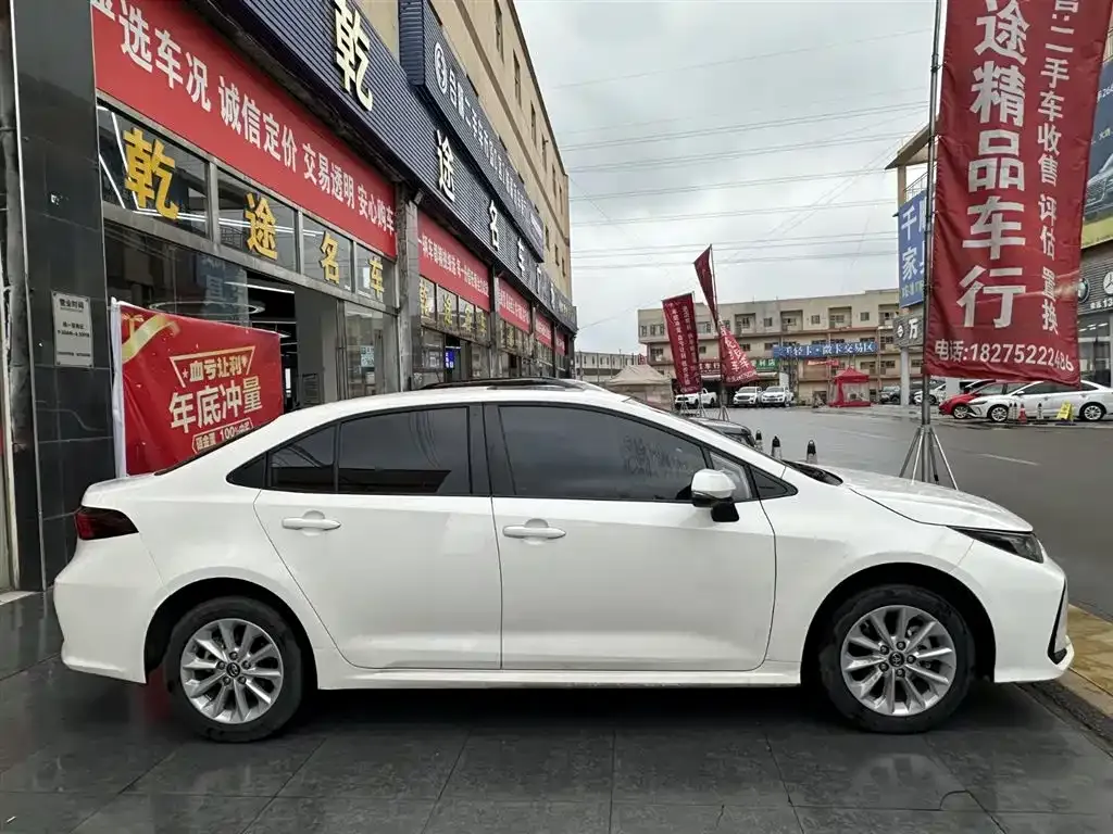 Toyota Corolla — фото 4