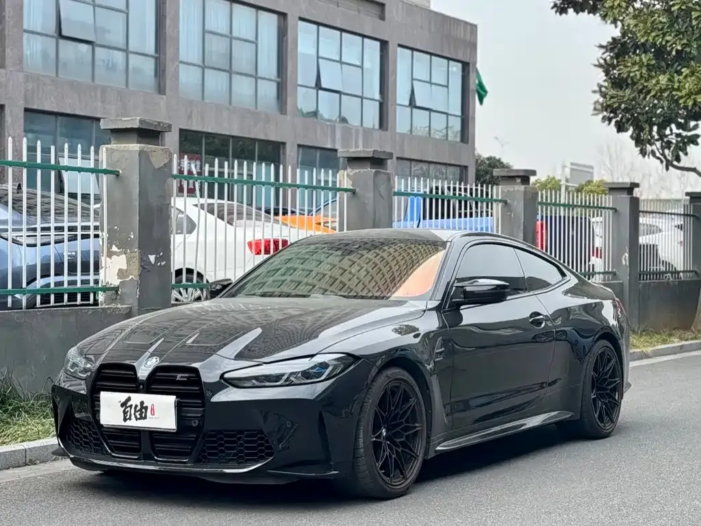 BMW M4 — фото 1