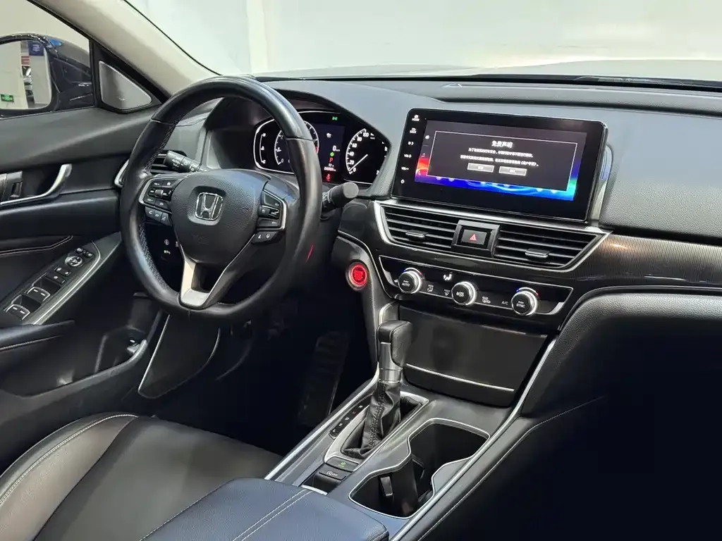 Honda Accord — фото 7