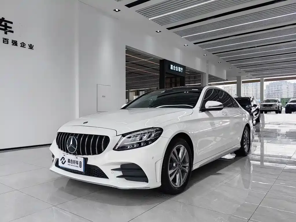 Mercedes-Benz C-Class — фото 1
