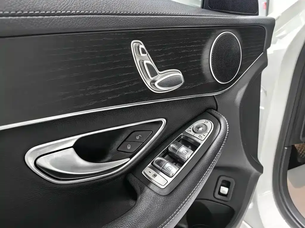 Mercedes-Benz C-Class — фото 9