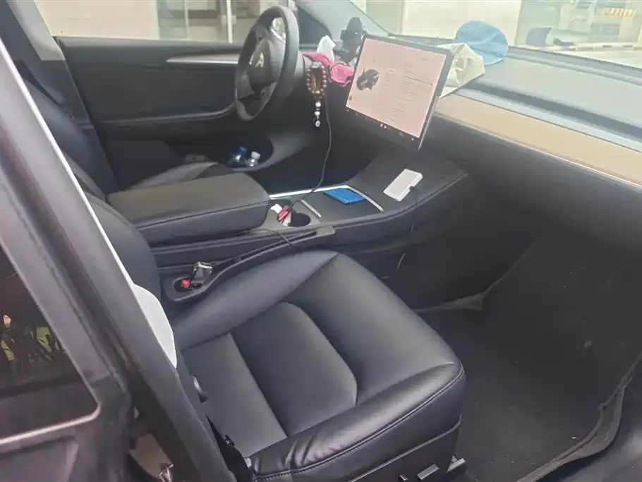 Tesla Model Y — фото 2