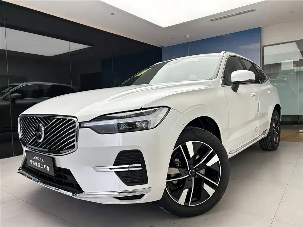 Volvo XC60 — фото 1