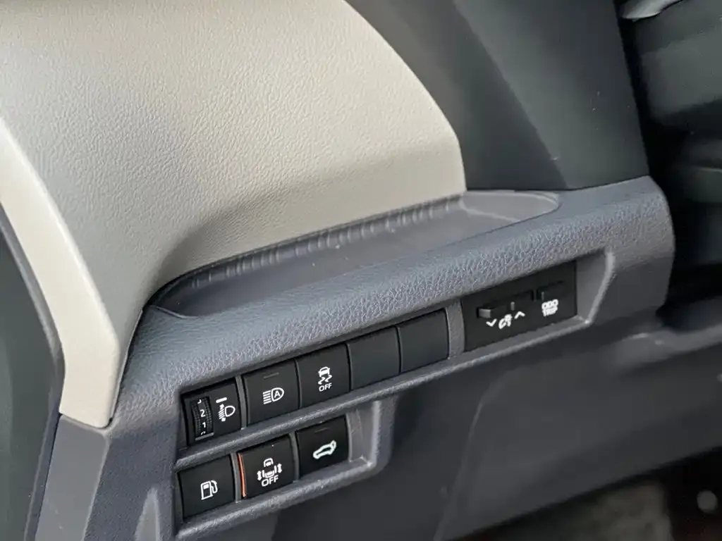 Toyota Sienna — фото 10