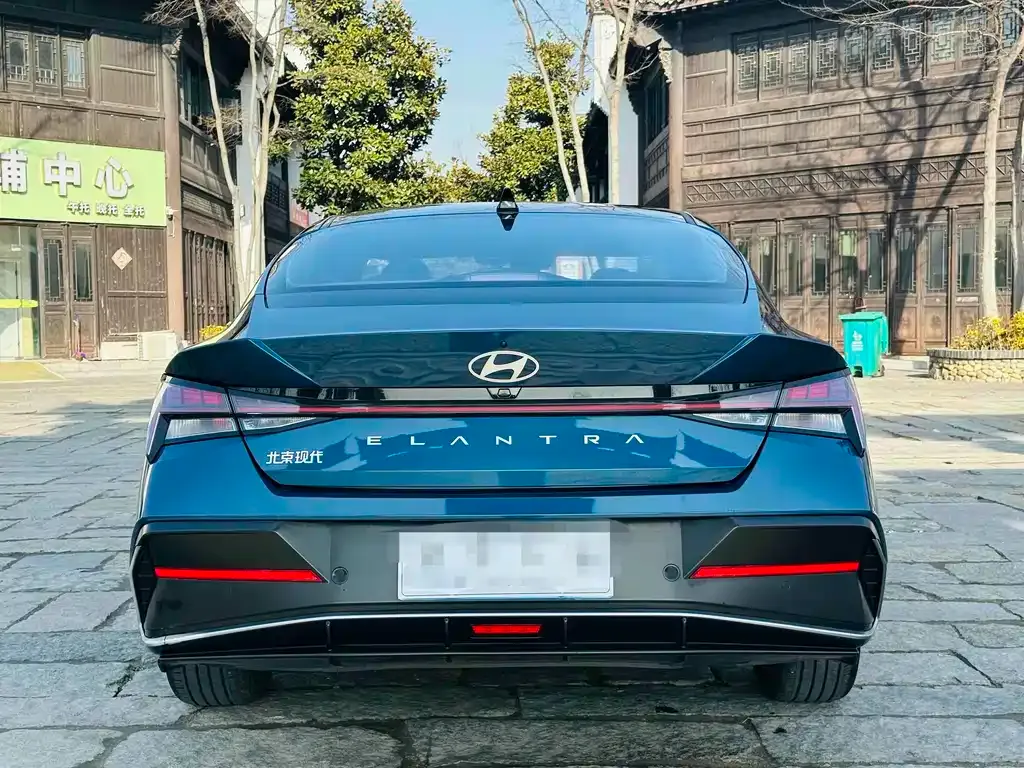 Hyundai Elantra — фото 8