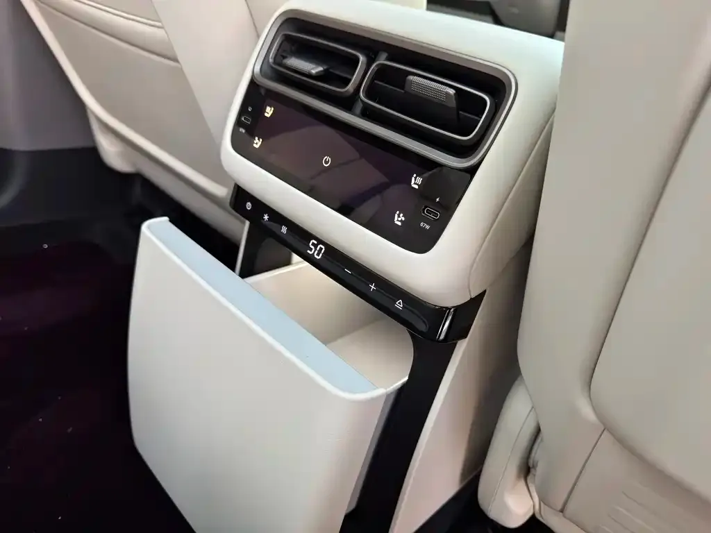 Li Auto i6 — фото 2