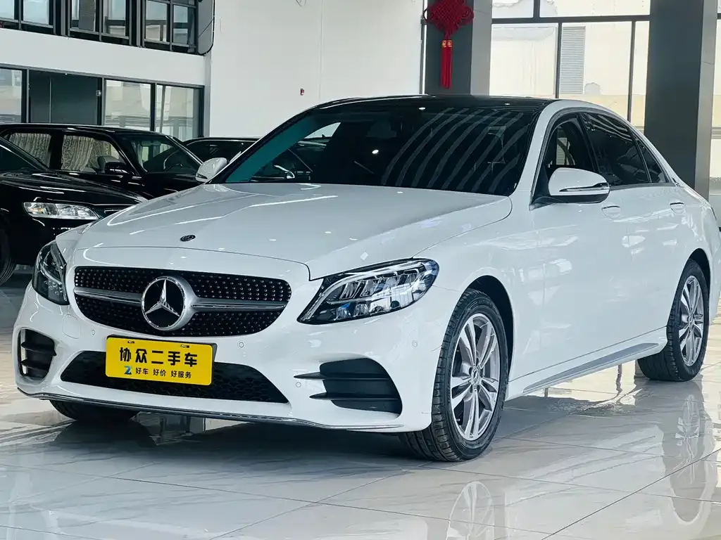Mercedes-Benz C-Class — фото 1