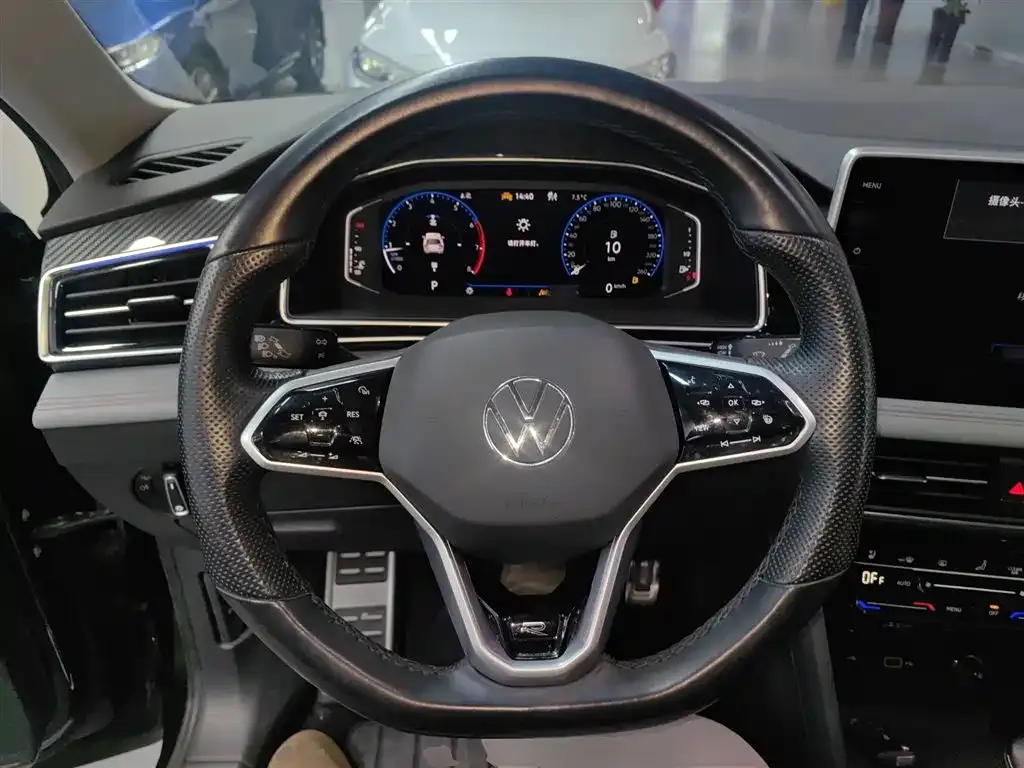 Volkswagen Tiguan L — фото 6