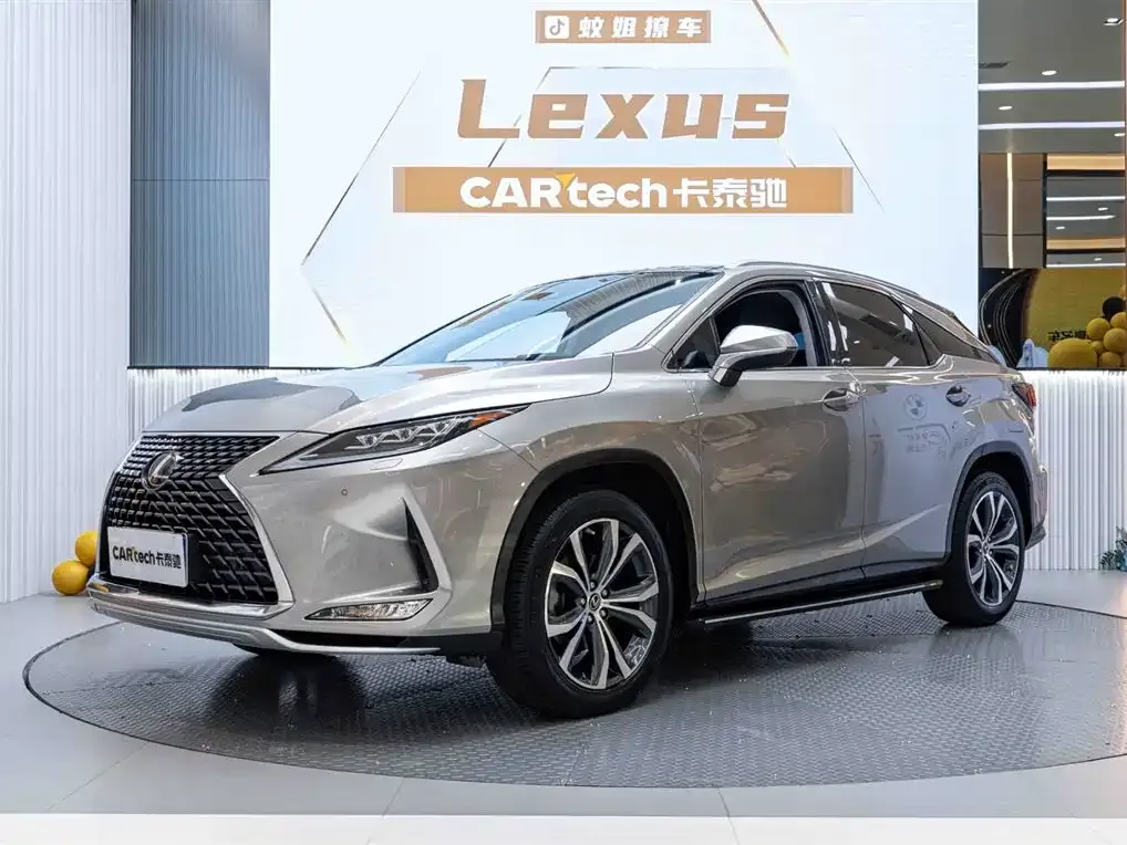 Lexus RX — фото 1