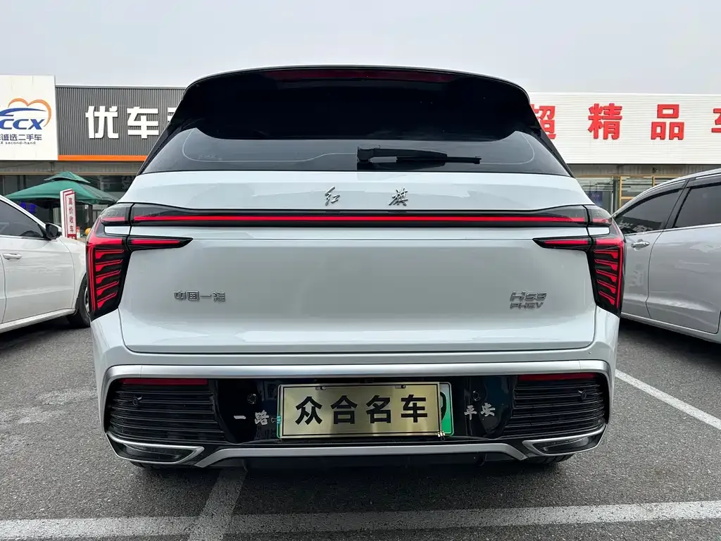 Hongqi HS3 PHEV — фото 6