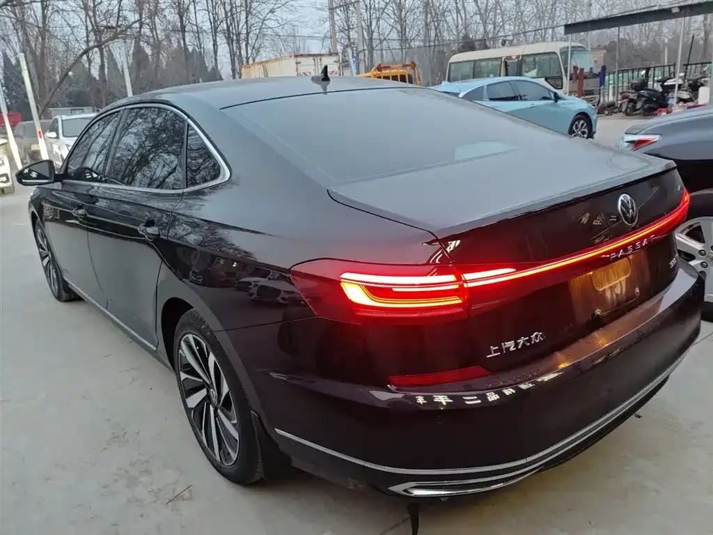 Volkswagen Passat — фото 5