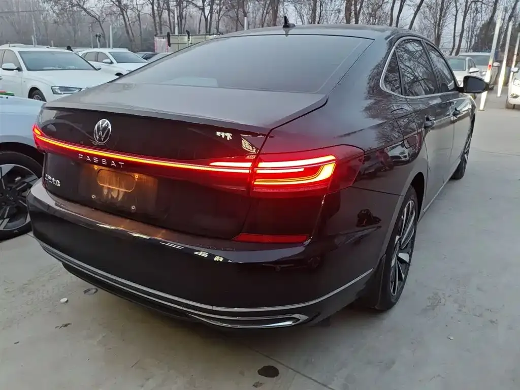 Volkswagen Passat — фото 8