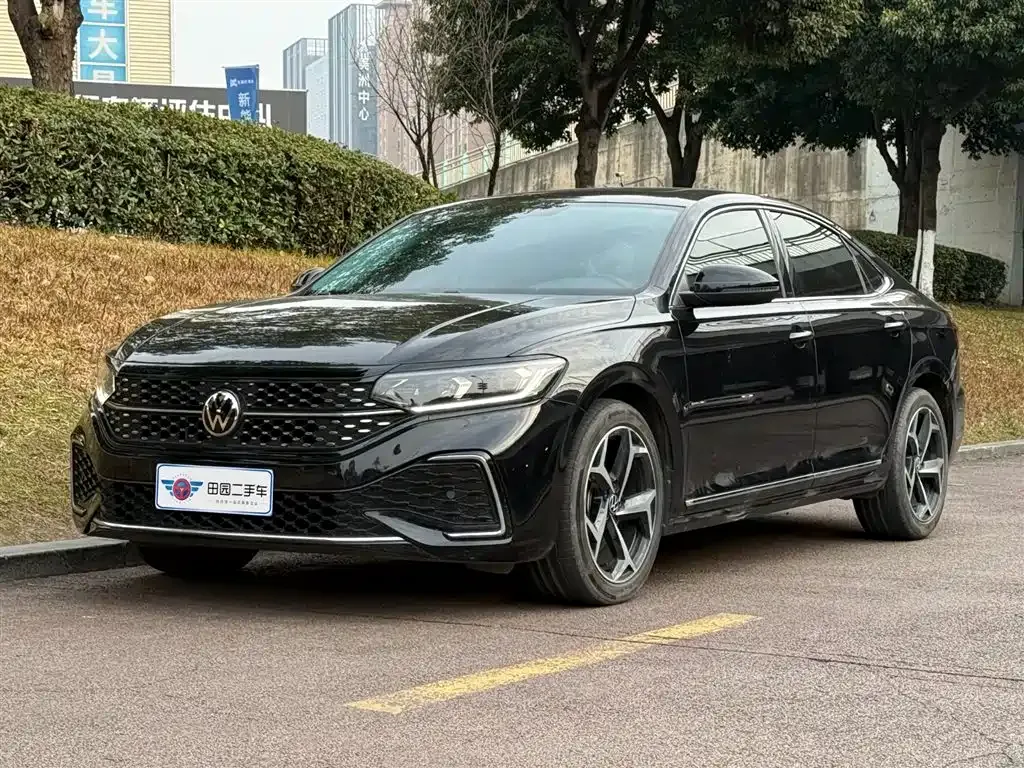 Volkswagen Passat — фото 1