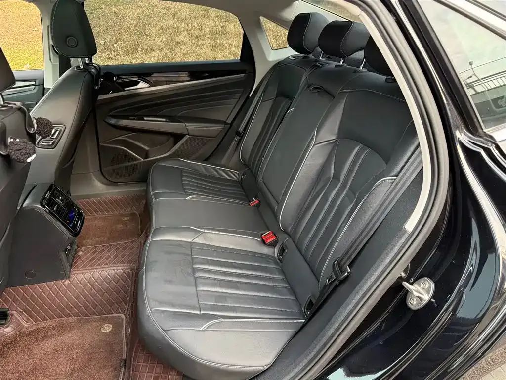 Volkswagen Passat — фото 2