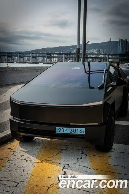 Tesla Cybertruck — фото 2