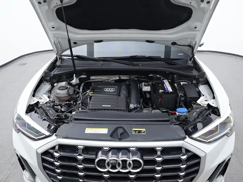 Audi Q3 — фото 10