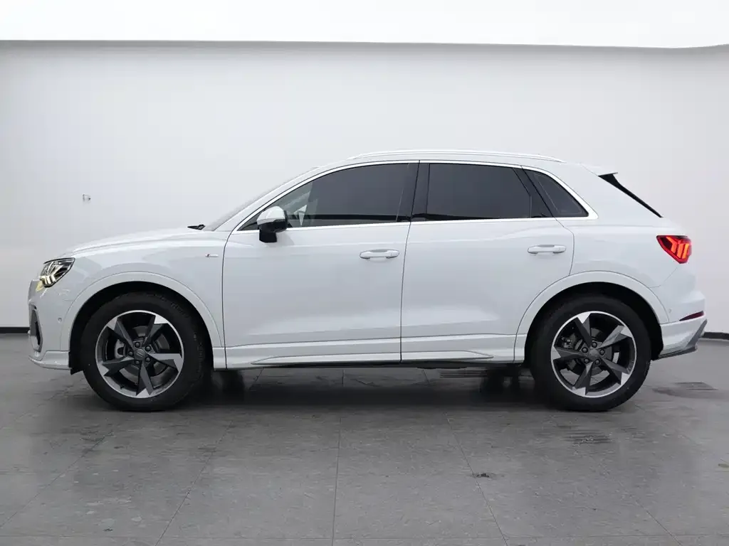 Audi Q3 — фото 6