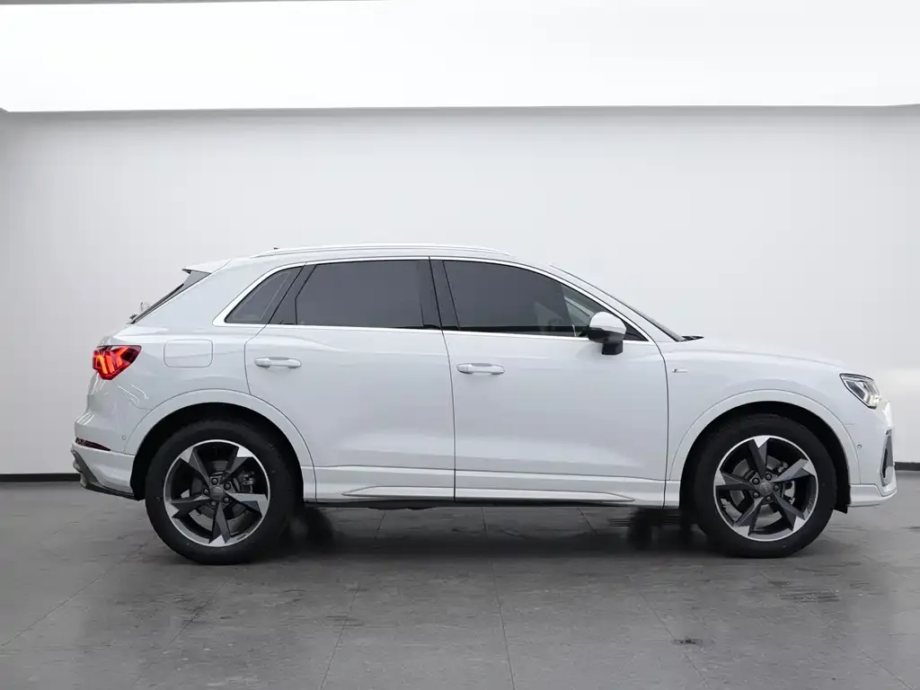 Audi Q3 — фото 5
