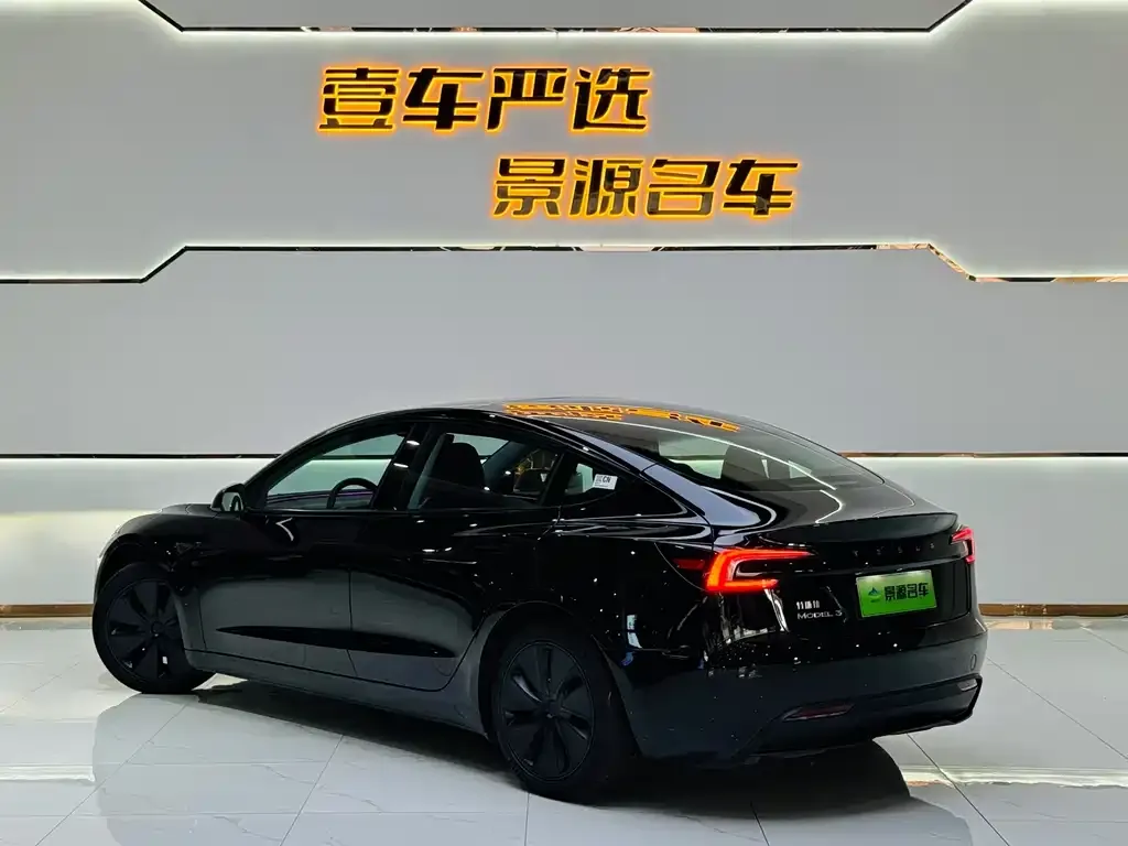Tesla Model 3 — фото 3