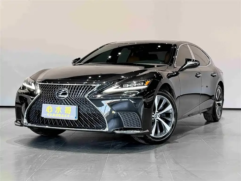 Lexus LS — фото 1