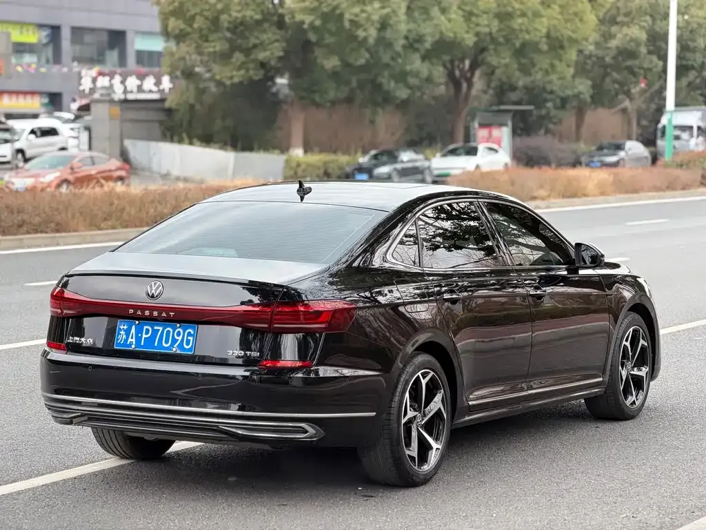 Volkswagen Passat — фото 5
