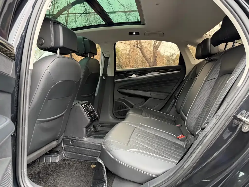 Volkswagen Passat — фото 6