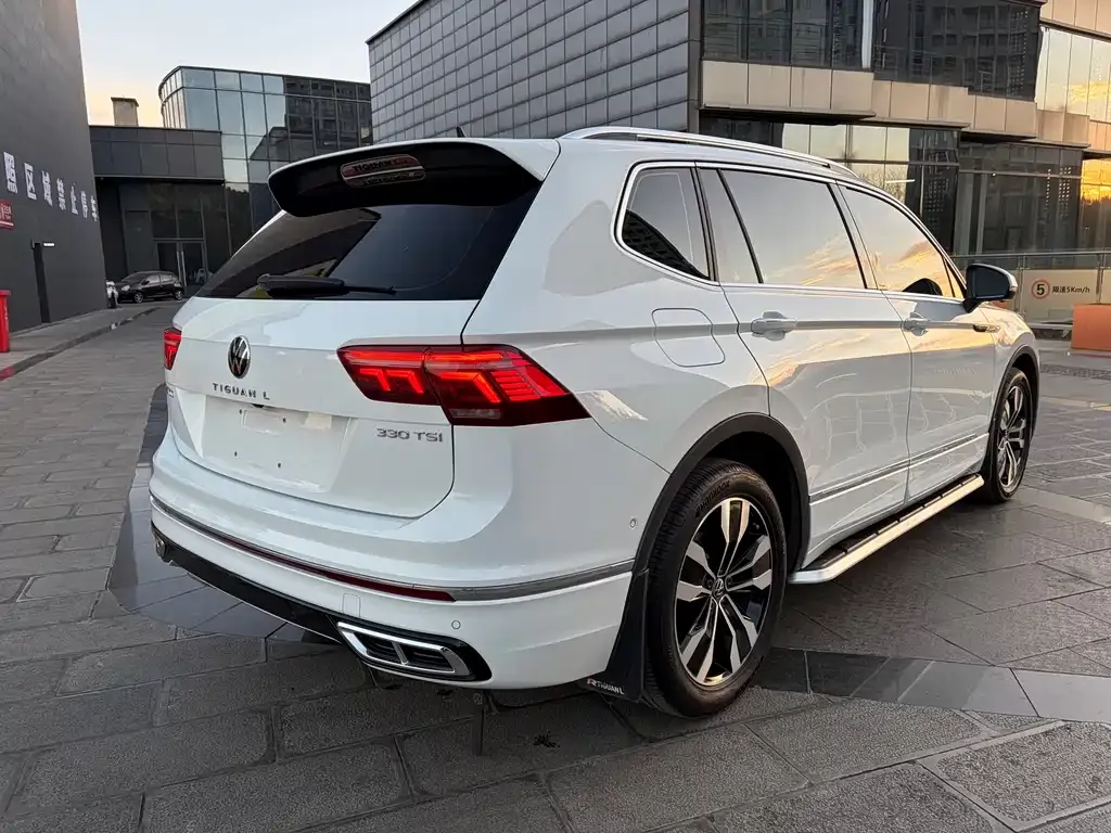 Volkswagen Tiguan L — фото 5