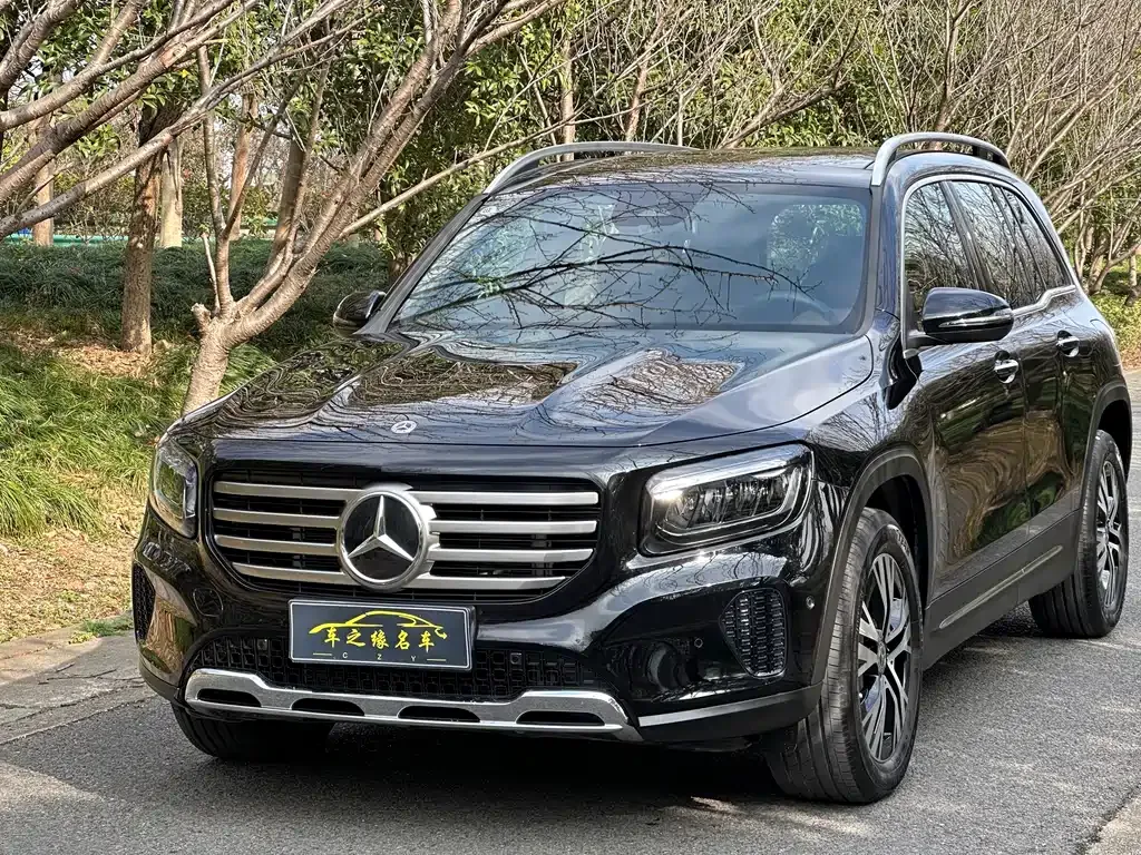 Mercedes-Benz GLB — фото 1
