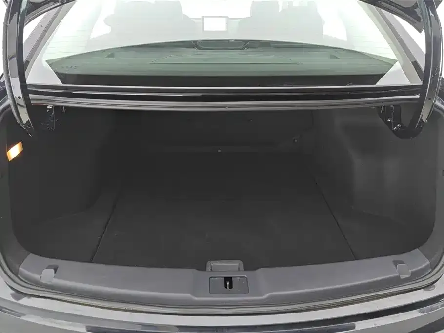 Hongqi E-QM5 — фото 2