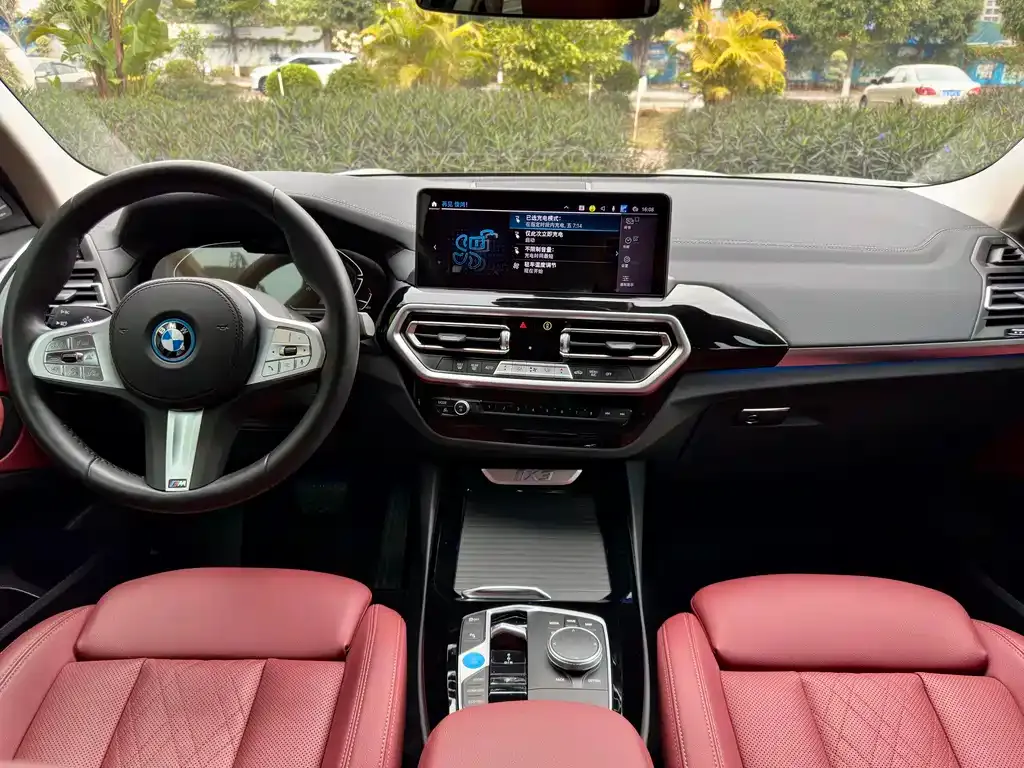 BMW iX3 — фото 4