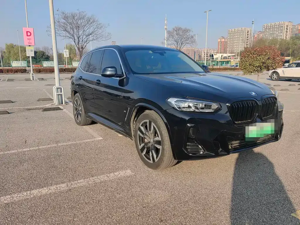 BMW iX3 — фото 10