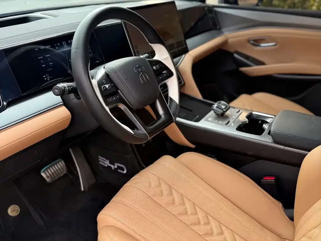 BYD L DM-i — фото 3