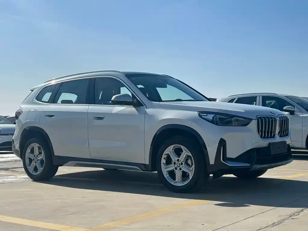 BMW X1 — фото 5