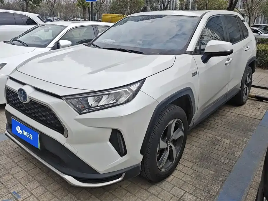 Toyota RAV4 Prime — фото 1