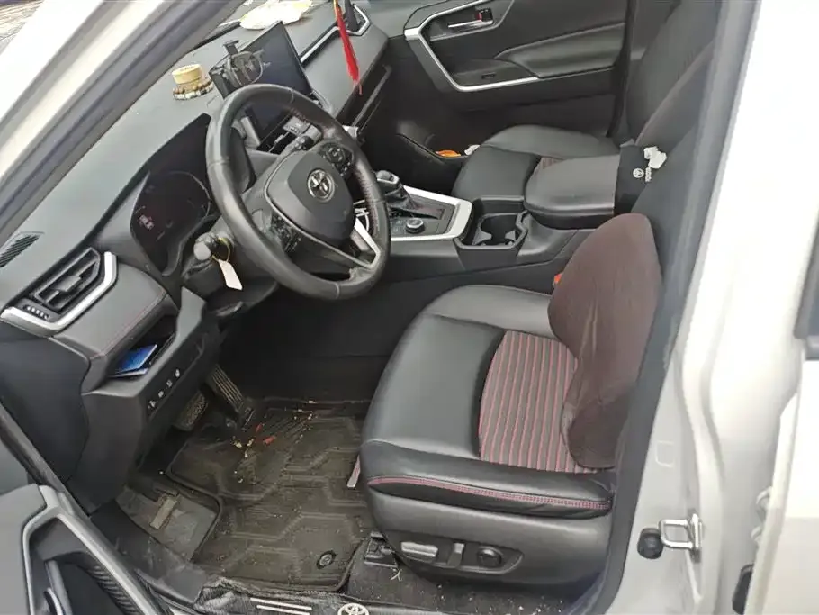 Toyota RAV4 Prime — фото 2