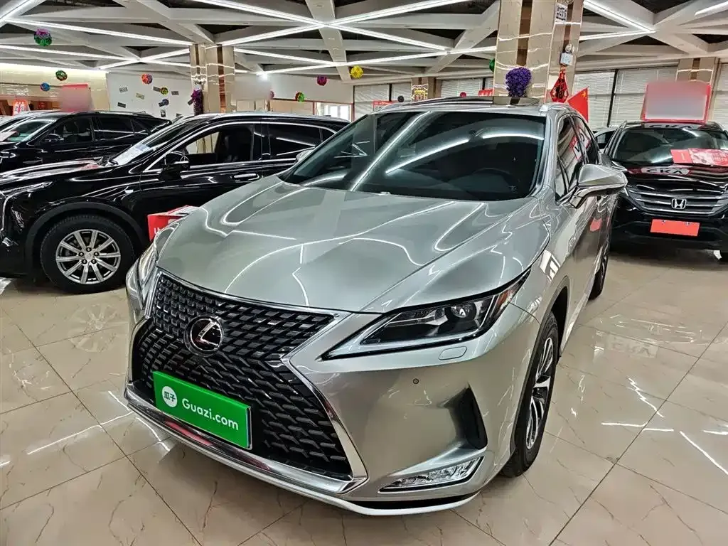 Lexus RX — фото 1